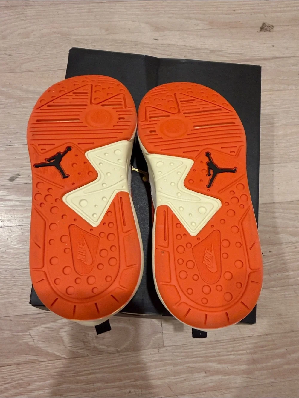 NEW Nike Jordan Boys CMFT era (ps) m